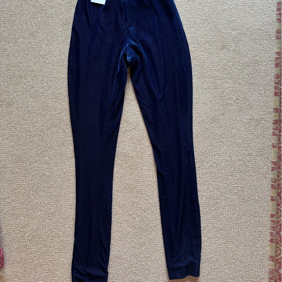 Lovers + Friends Beautiful velvet-feel blue leggings - Picture 8 of 10